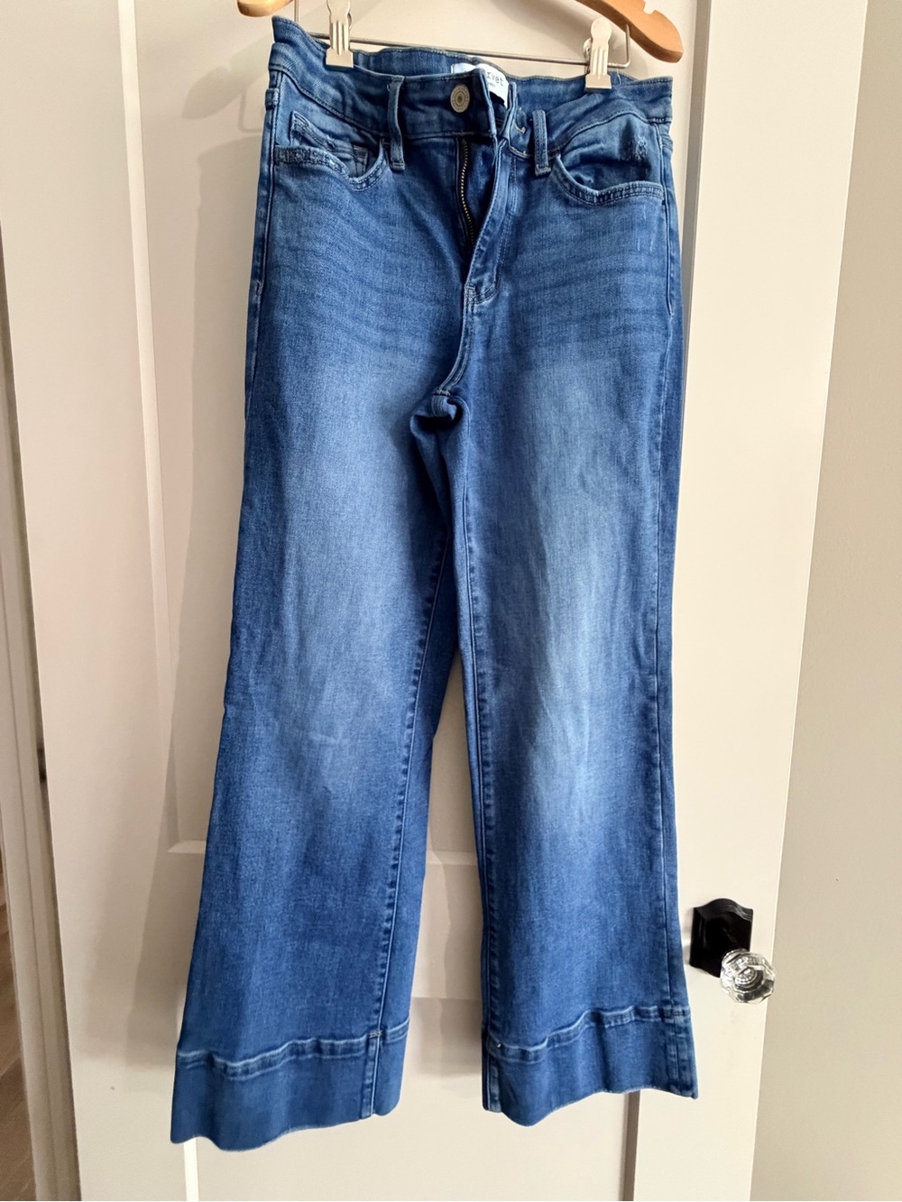 High-Rise Wide-Leg Women's Jeans in Medium Blue